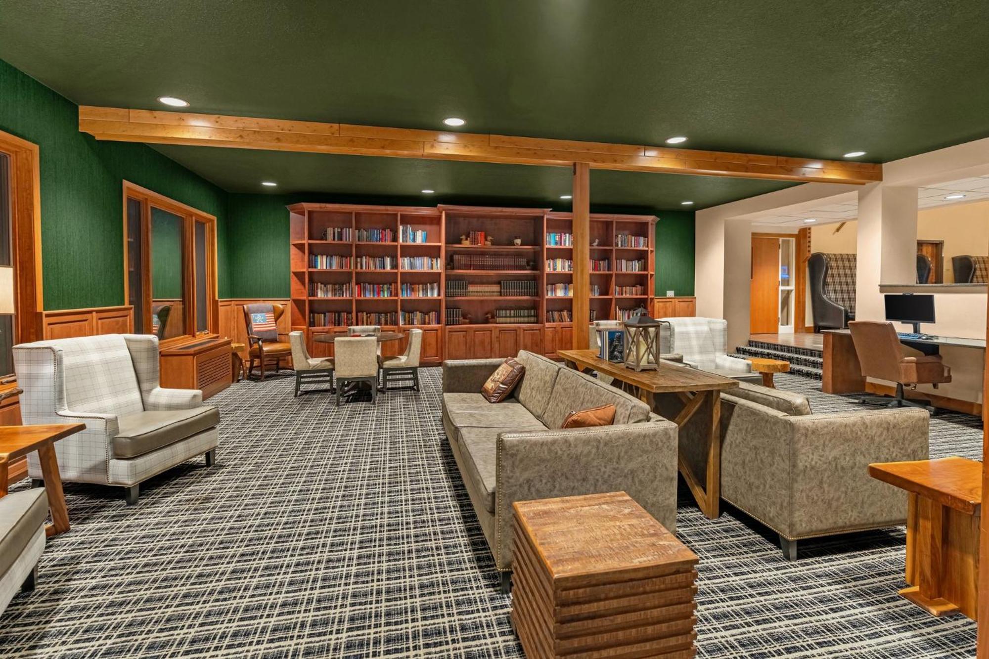 Holiday Inn Express & Suites Hayward By Ihg Екстериор снимка