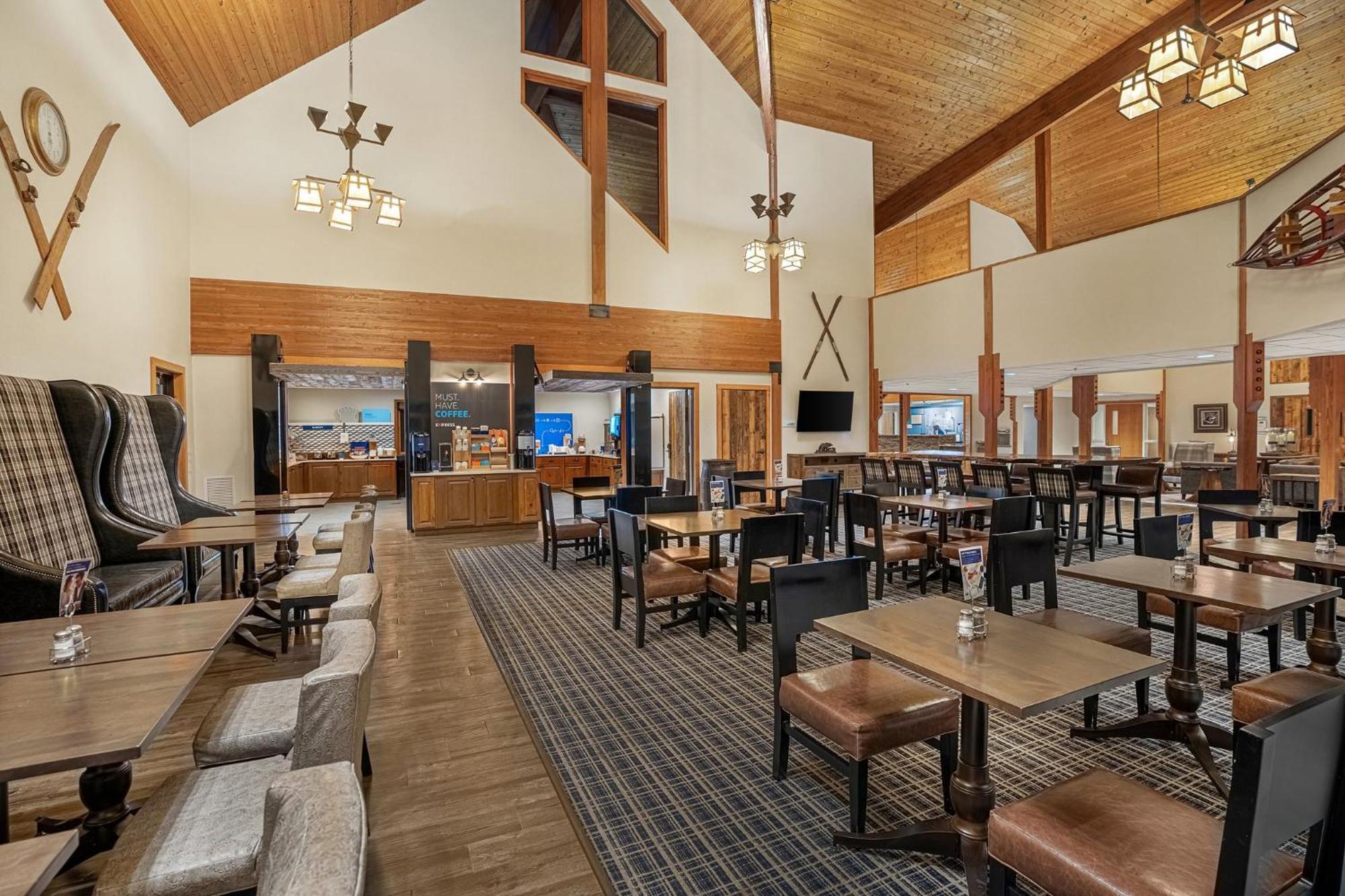 Holiday Inn Express & Suites Hayward By Ihg Екстериор снимка